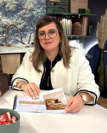 Portrait de Charlène au bureau